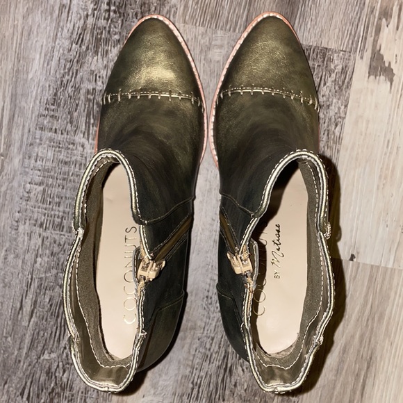 Coconuts by Matisse Elaine Gold Booties Womens Size 8M - Picture 5 of 10